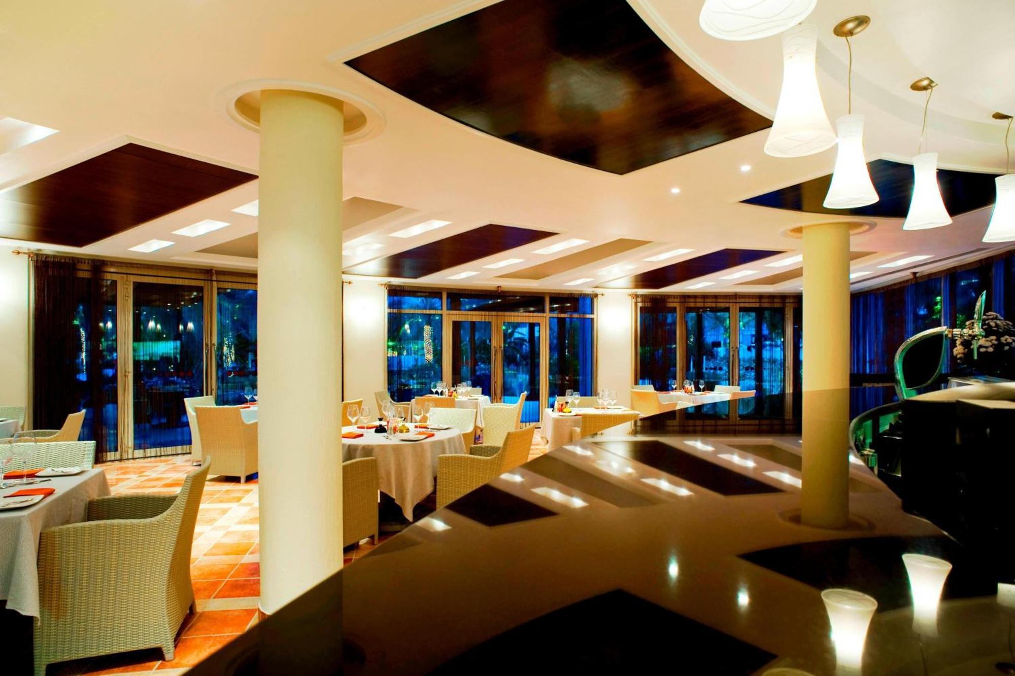 Le Meridien Al Aqah Beach Resort Eksteriør billede The restaurant