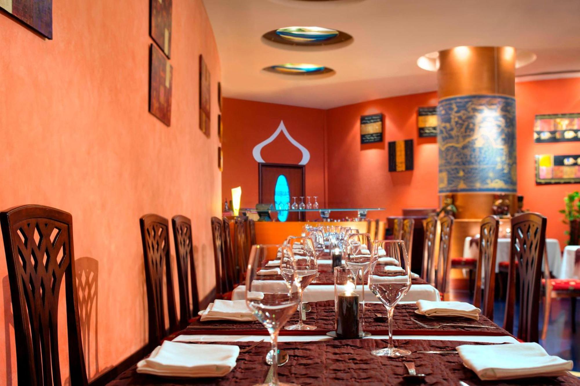 Le Meridien Al Aqah Beach Resort Eksteriør billede Restaurant