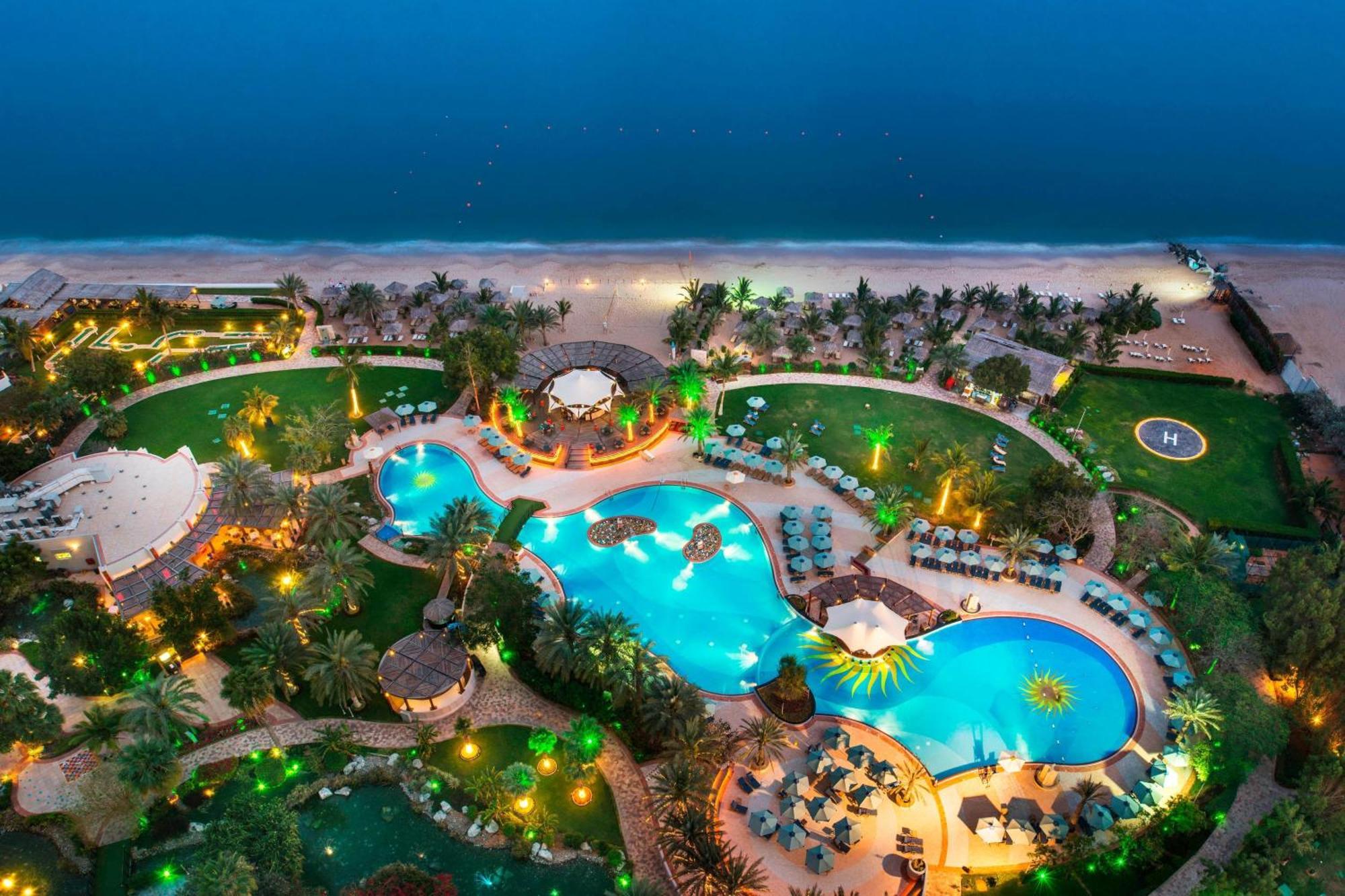 Le Meridien Al Aqah Beach Resort Eksteriør billede Aerial view of the resort