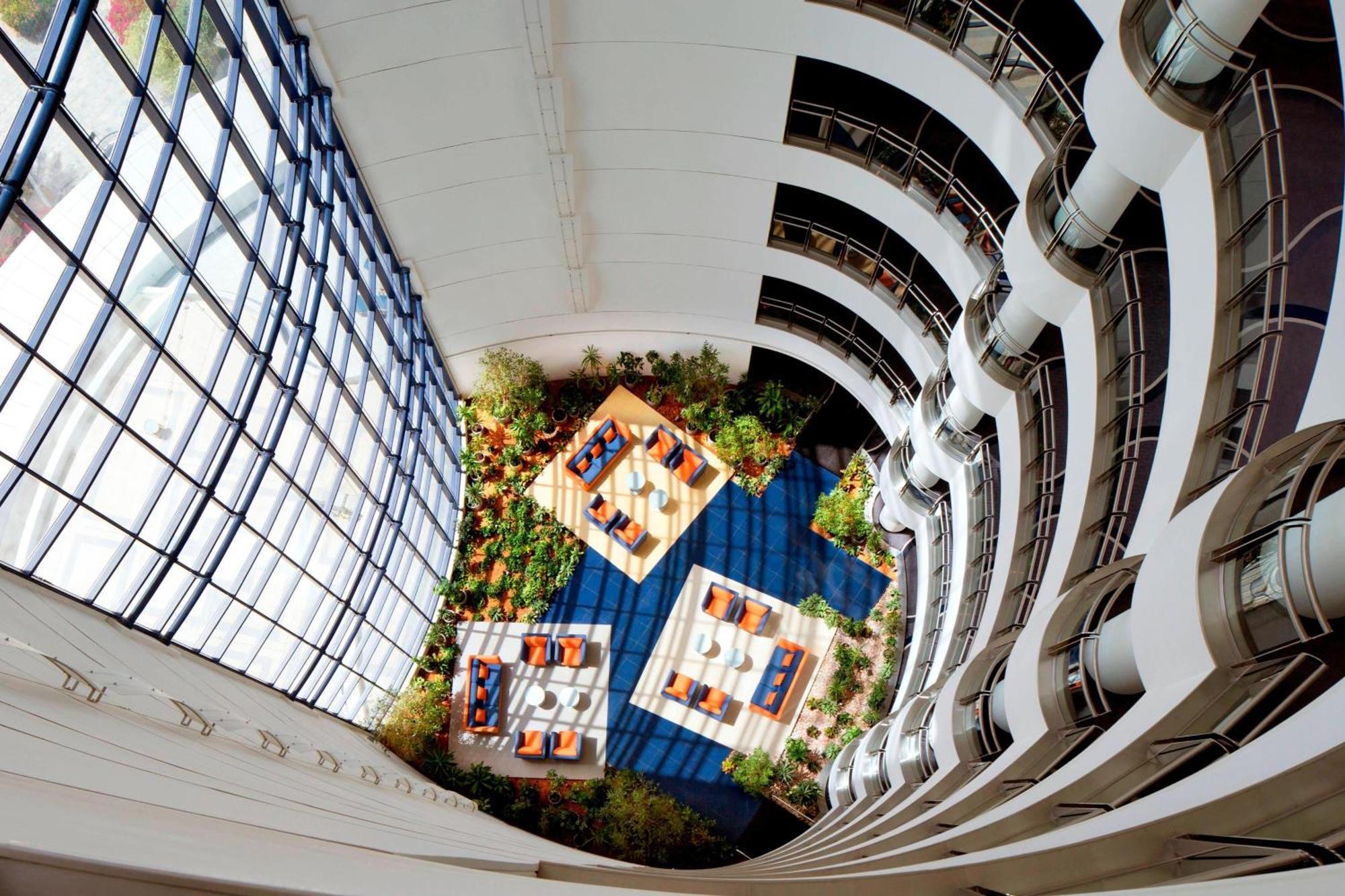 Le Meridien Al Aqah Beach Resort Eksteriør billede The atrium at the University of East London