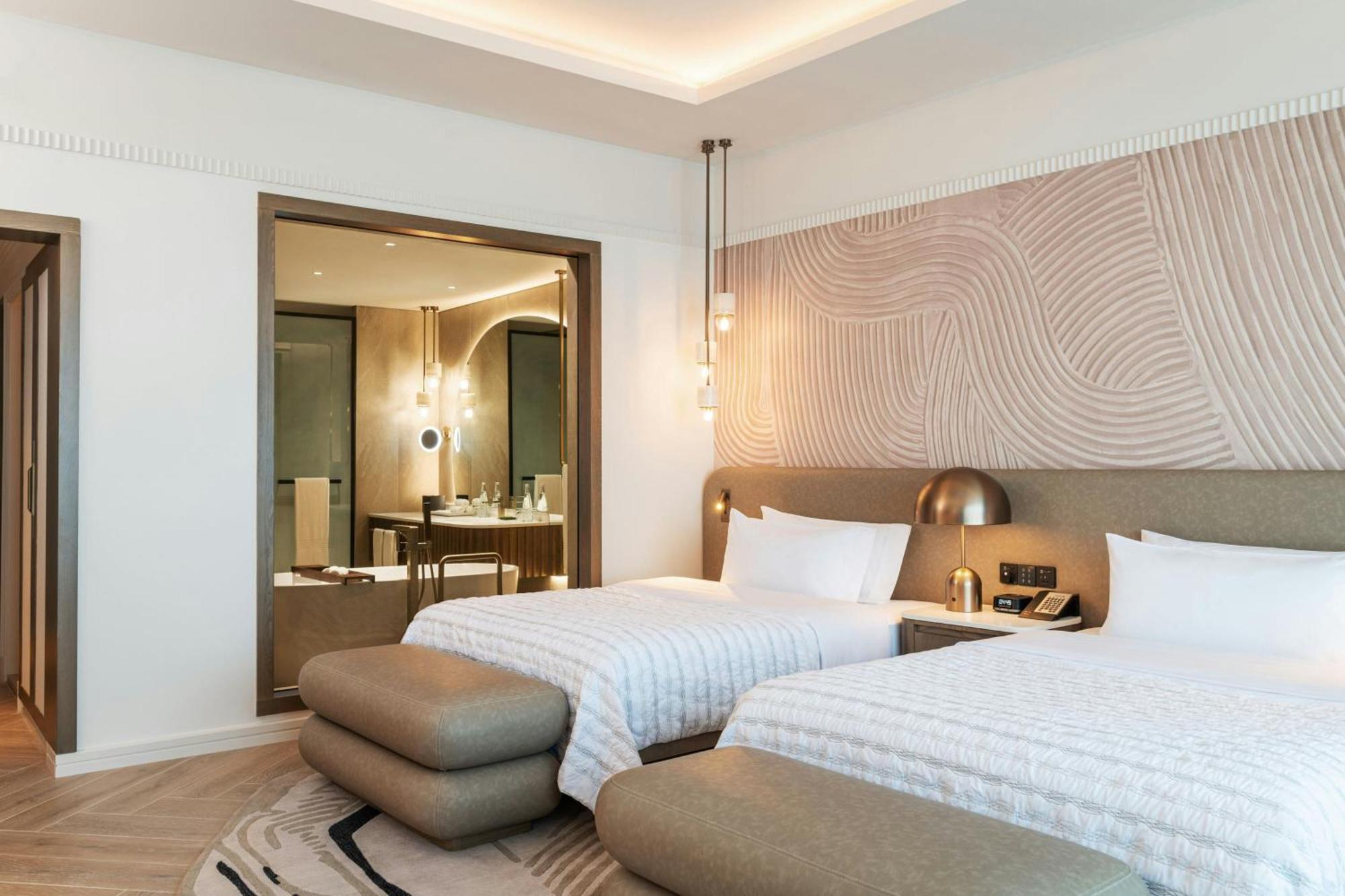 Le Meridien Al Aqah Beach Resort Eksteriør billede Deluxe Room