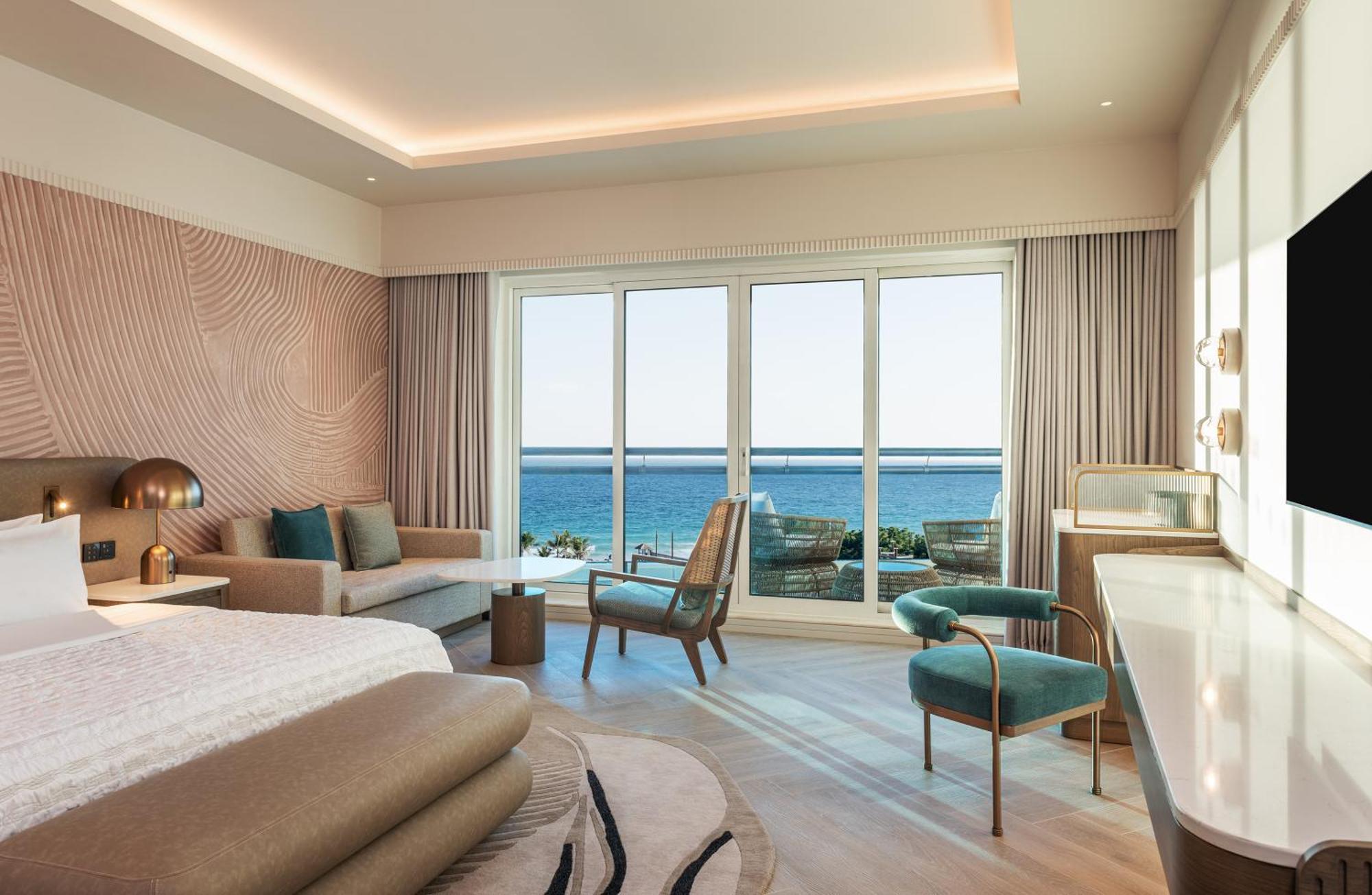 Le Meridien Al Aqah Beach Resort Eksteriør billede Deluxe Seafront Room