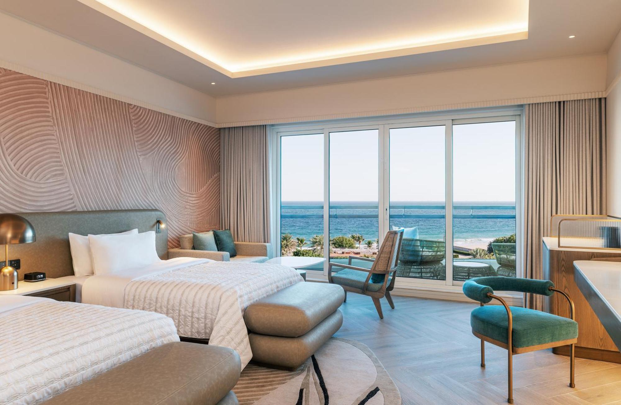 Le Meridien Al Aqah Beach Resort Eksteriør billede Deluxe Seafront Room
