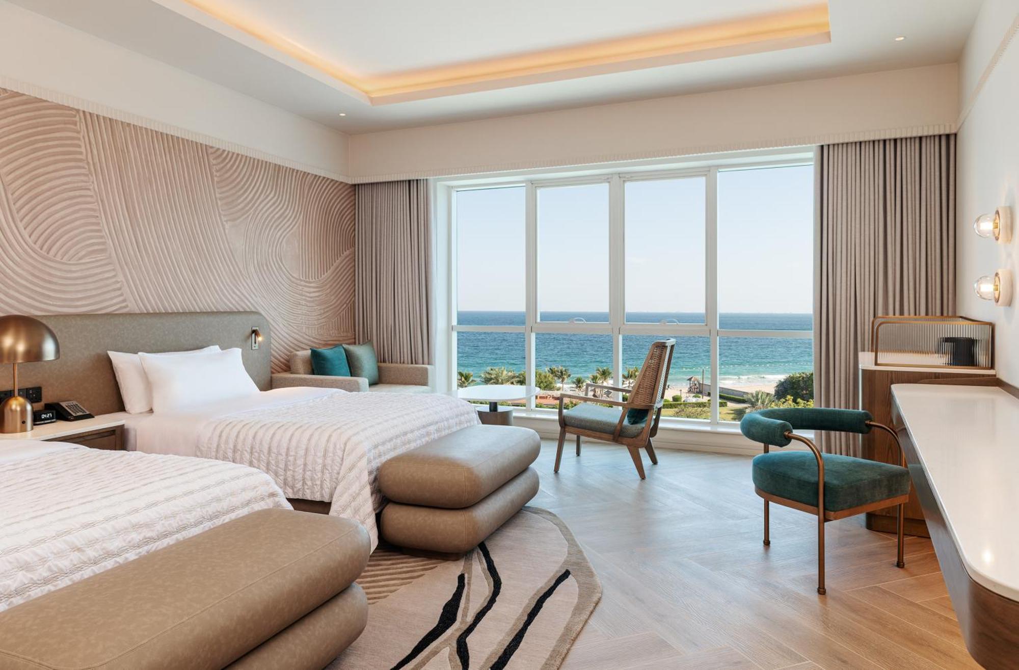 Le Meridien Al Aqah Beach Resort Eksteriør billede Deluxe Room
