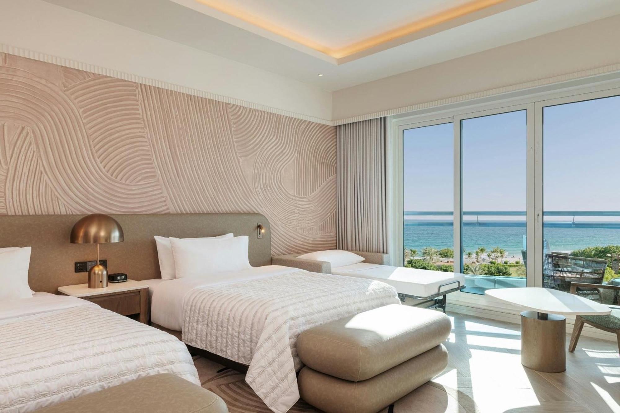 Le Meridien Al Aqah Beach Resort Eksteriør billede Deluxe Ocean View